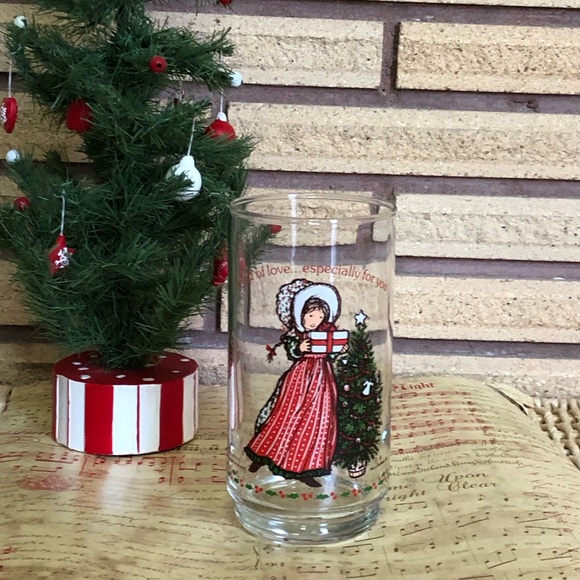 80's Christmas Coke Glass - Holly Hobbie Christmas - Coca Cola Collectible - Picture 3 of 11